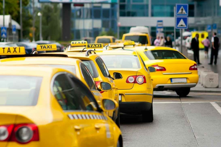 О передачи полномочия по осуществлению регионального государственного контроля в сфере перевозок пассажиров и багажа легковым такси на территории Ленинградской области 