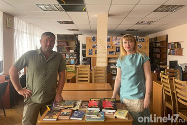 Книги в библиотеку подшефного Енакиево