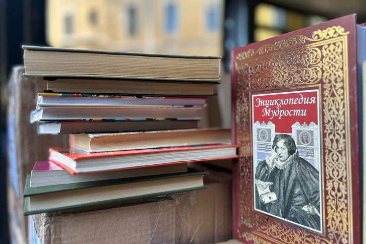 Комтранс и СПбГАСУ планируют передать библиотеке Енакиево 47 000 книг