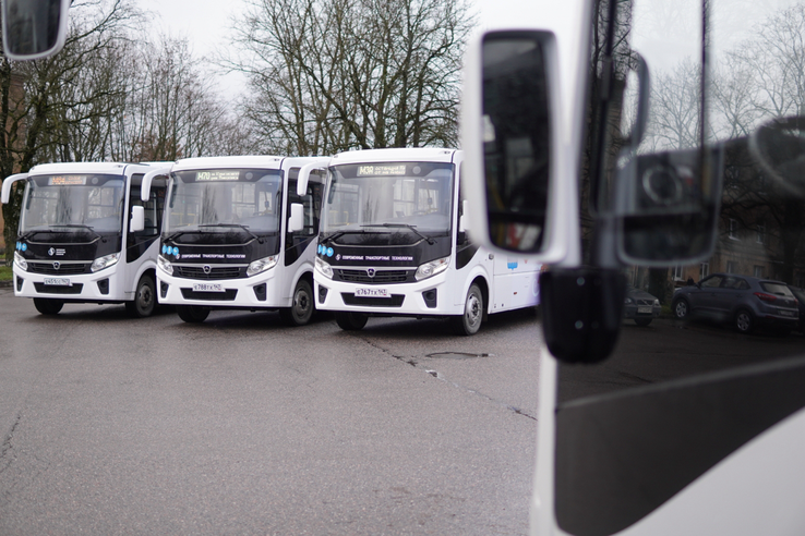 В Кингисеппе представили новый экологичный транспорт для городских и междугородних маршрутов