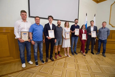 Участников ночной велогонки La Strada от Ленобласти наградили почетными грамотами