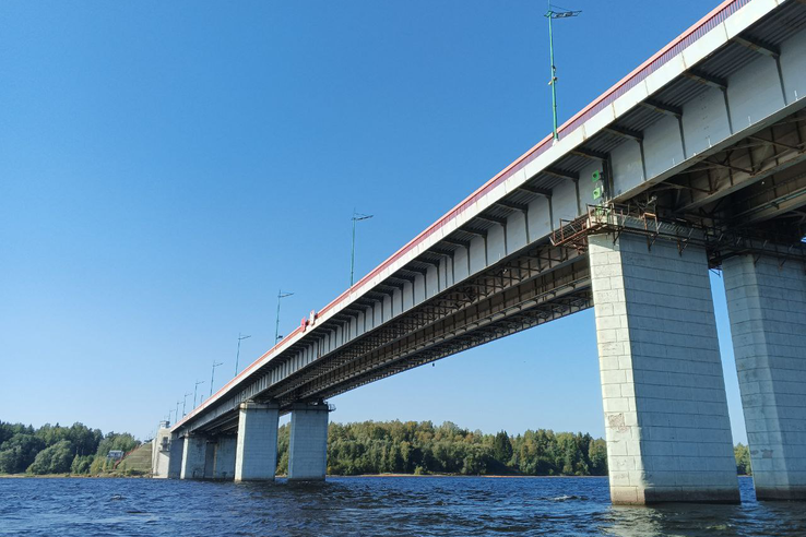 С 18 по 21 октября ограничат движение на Ладожском мосту