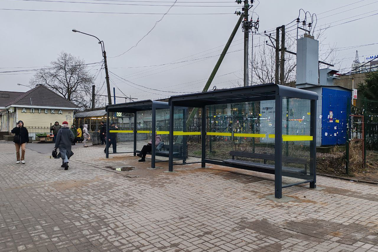 Новые остановочные павильоны установлены у автовокзала «Северный»