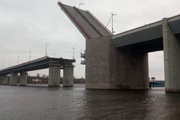 О разведении Ладожского моста