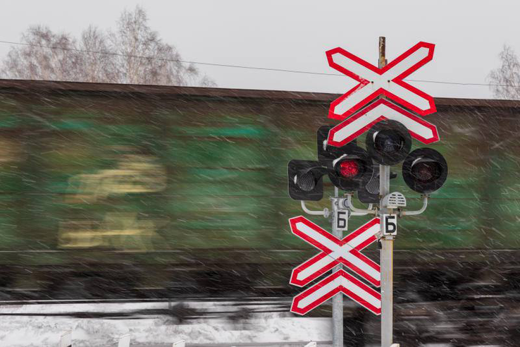 В Волховском районе временно перекроют ж/д переезд для ремонта пути