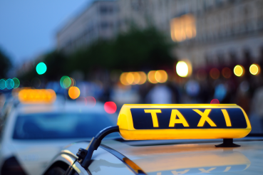 С 09 апреля 2020 года меняется порядок подачи заявлений на выдачу разрешений на осуществление деятельности по перевозке пассажиров и багажа легковым такси