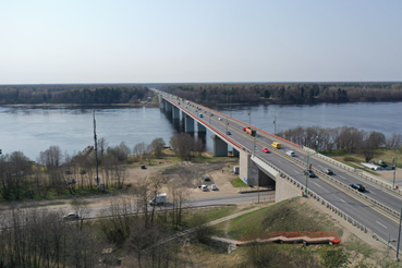 На Ладожском мосту со 2 декабря вводятся ограничения для большегрузов