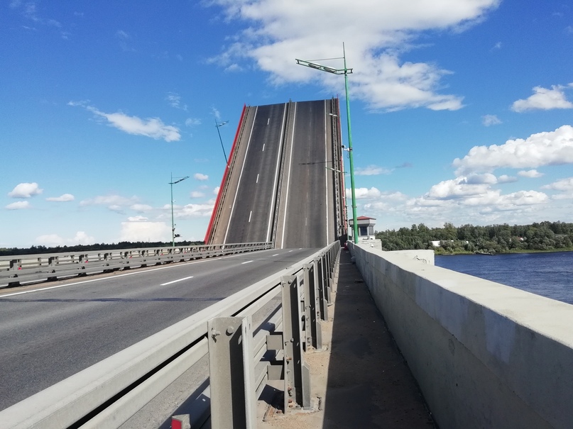 30 октября в период с 15:00 до 15:45 для прохода вниз по реке теплохода "Меритус